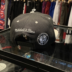 MITCHELL AND NESS NBA DTLR SCRIPT NETS BROOKLYN - comprar online