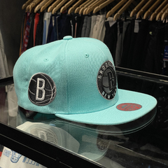 MITCHELL & NESS X LIDS AQUA BROOKLYM BLUE GIFT BOX SNAPBACK HAT en internet